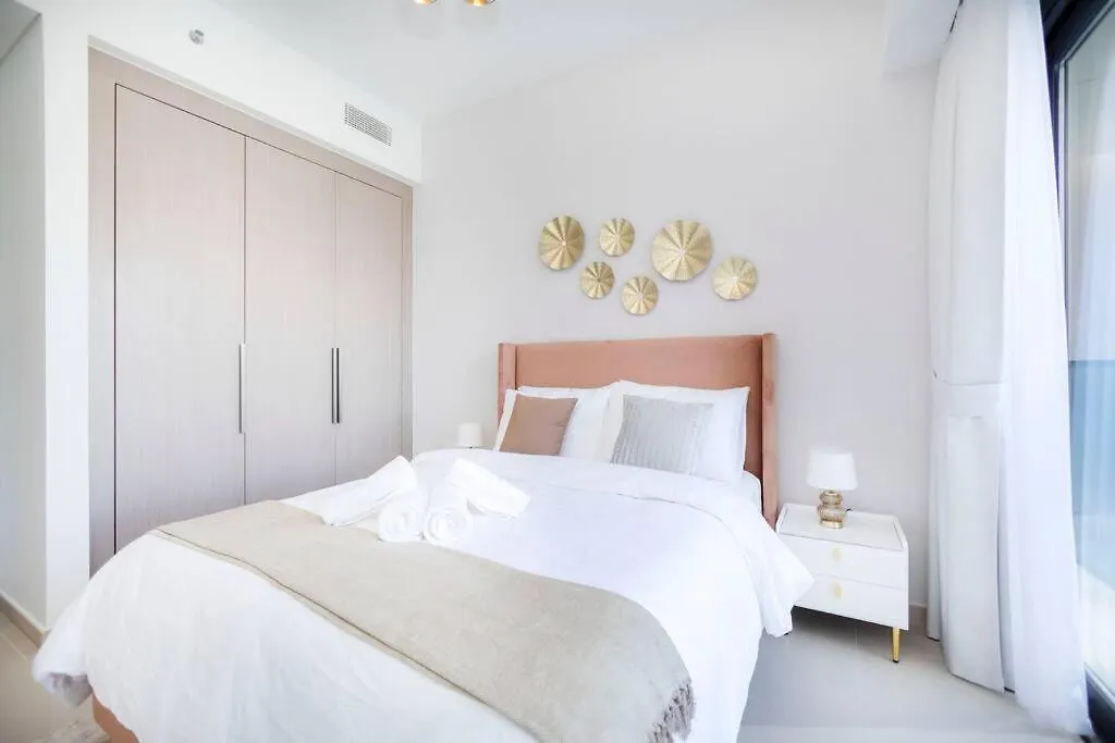 Apartamento Elegant 4Br, Stunning Burj Khalifa Views Act One 3001 Dubái